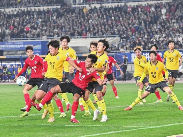 从“苏超”火爆到“东北超”启航 城市足球联赛奏响2026赛事经济“奋进曲”