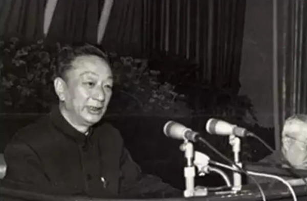 1958年成都会议上，柯庆施语惊四座：相信毛主席要相信到迷信的程度