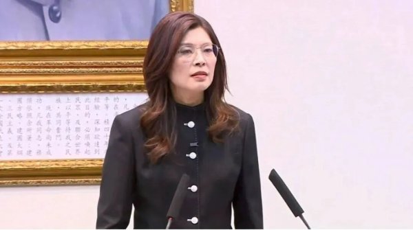 返回台湾后，郑丽文在各种场合，对大陆开启“夸夸”模式