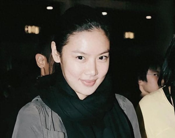 4年败黎明7亿家产，火速改嫁美国富豪贴千万，如今昔日名模变大妈
