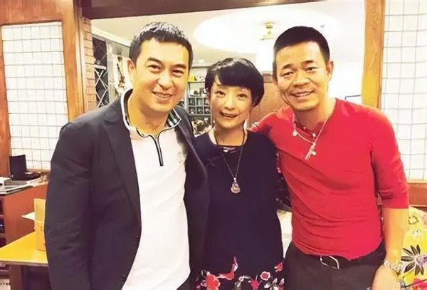 张嘉益有个规矩：片酬能商量，但必须给孙浩留个位置，哪怕是龙套