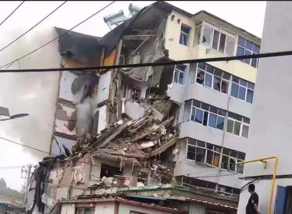 葫芦岛居民楼爆炸致3死, 家属发声